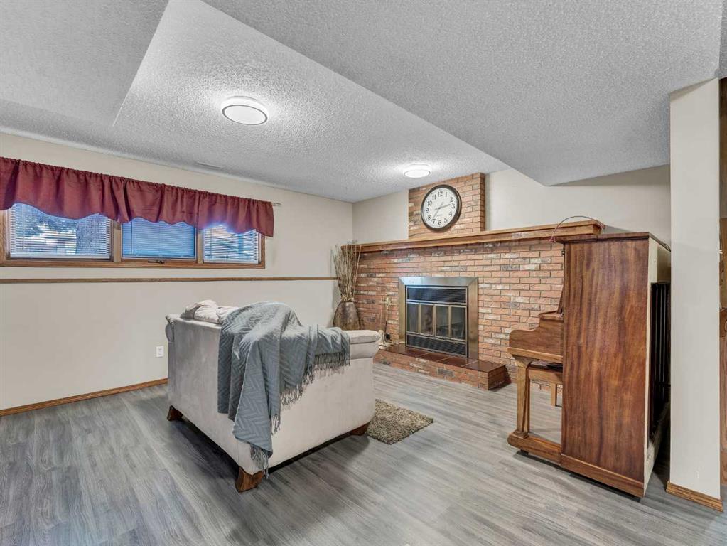 35 Rideau Crescent SE