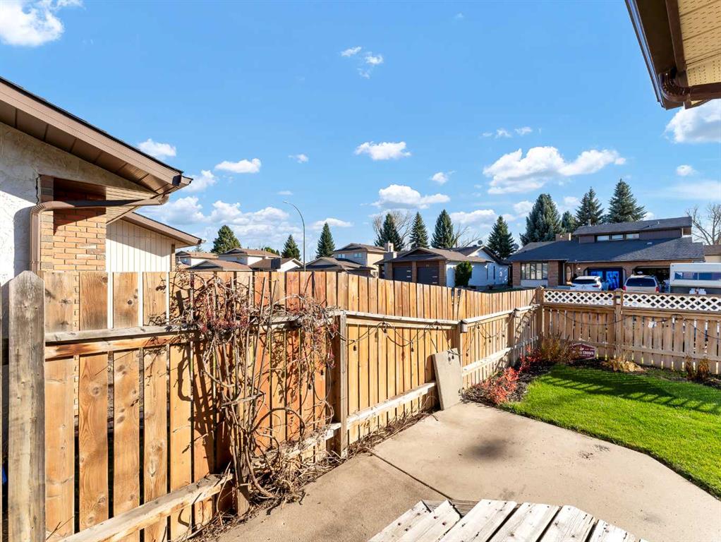 35 Rideau Crescent SE