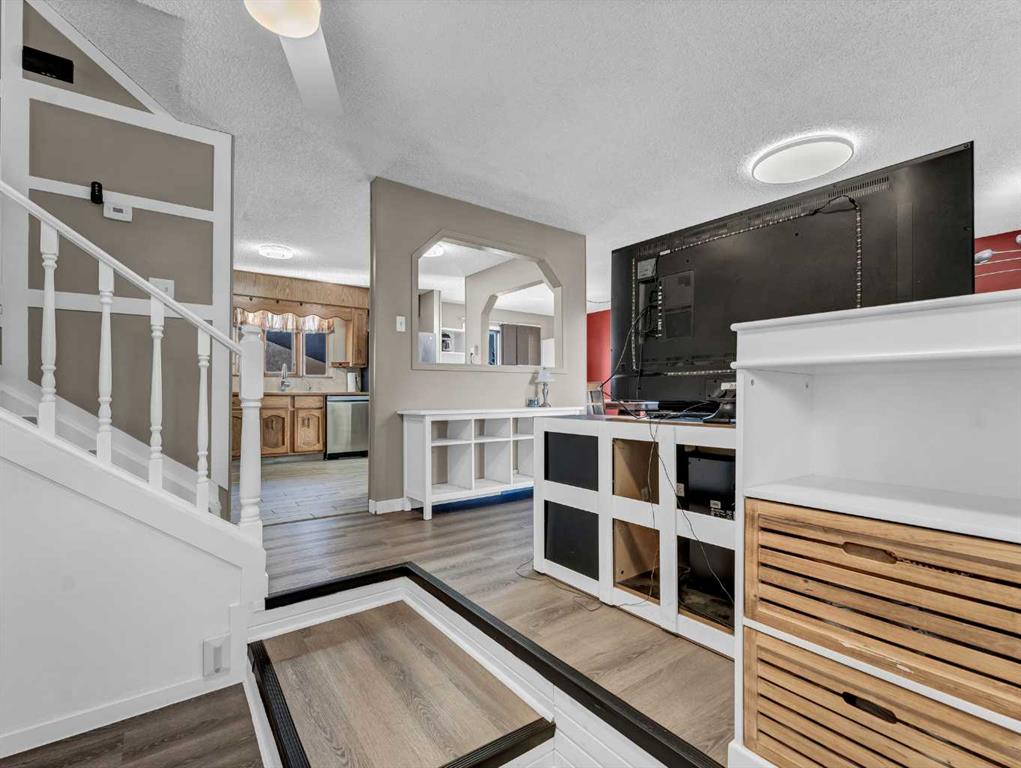 35 Rideau Crescent SE