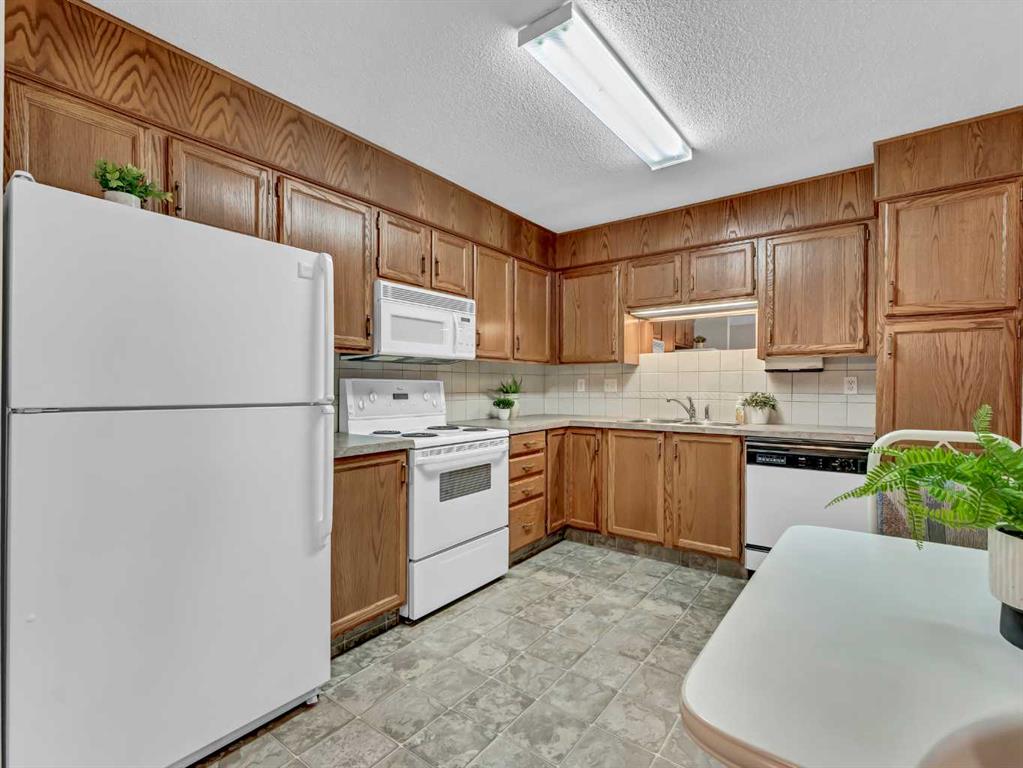 #204 3090 15 Avenue SE