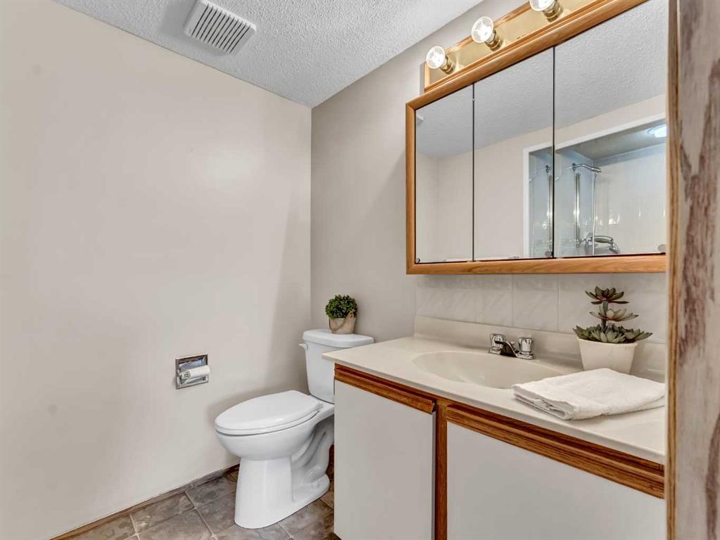 #204 3090 15 Avenue SE