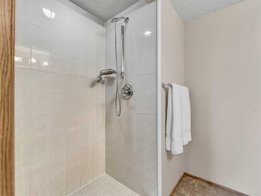 #204 3090 15 Avenue SE