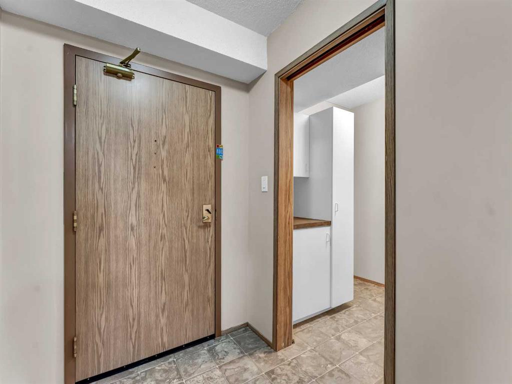 #204 3090 15 Avenue SE