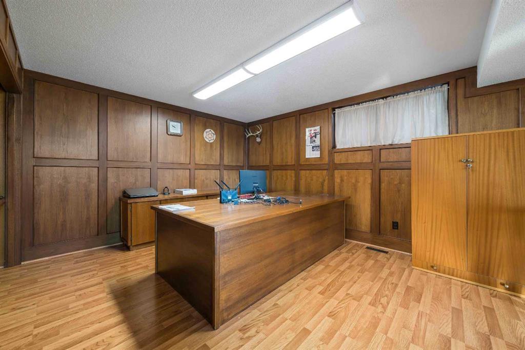 1284 Parkview Drive NE