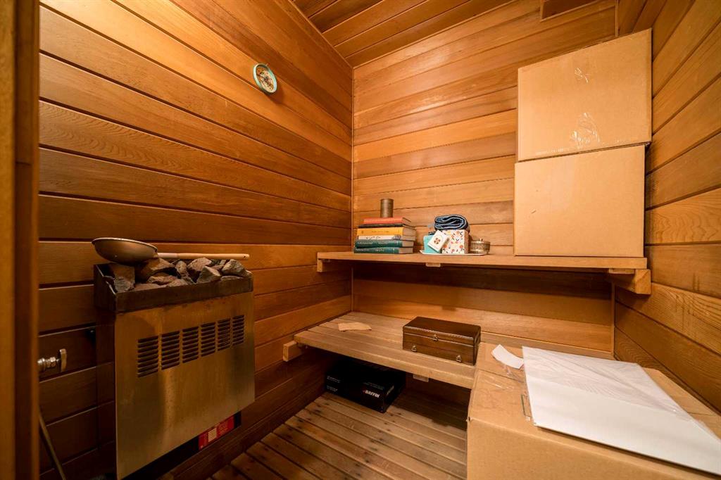 1284 Parkview Drive NE