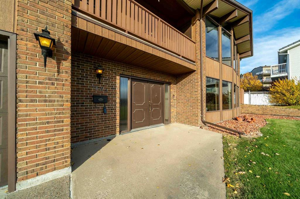 1284 Parkview Drive NE