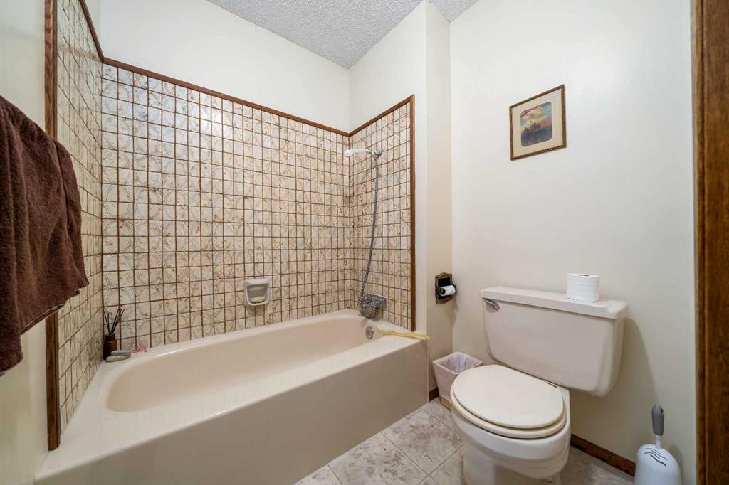 1284 Parkview Drive NE