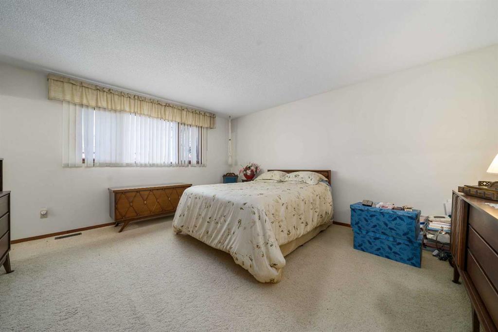 1284 Parkview Drive NE