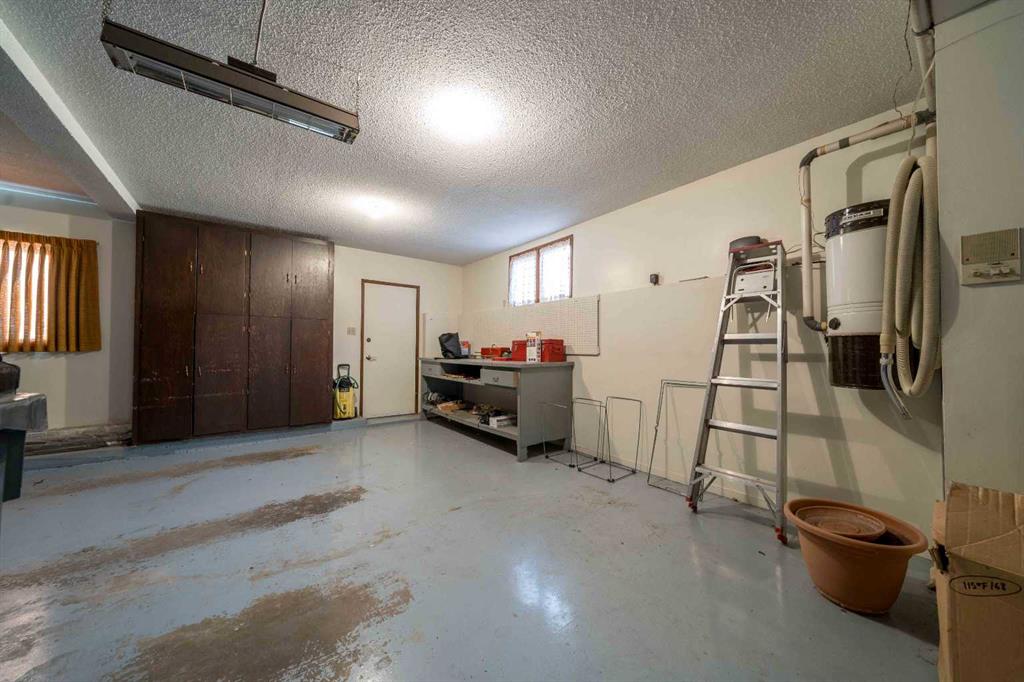 1284 Parkview Drive NE