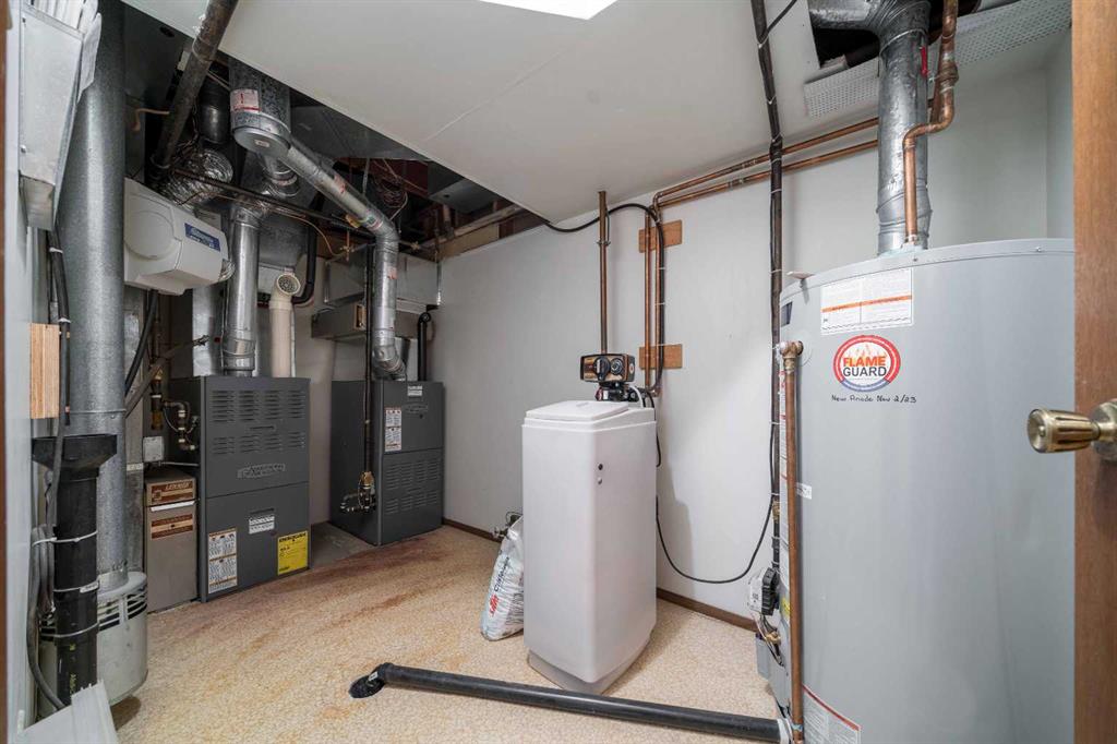 1284 Parkview Drive NE