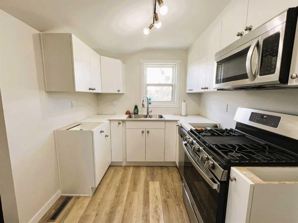 409 Illingworth Avenue , Suffield