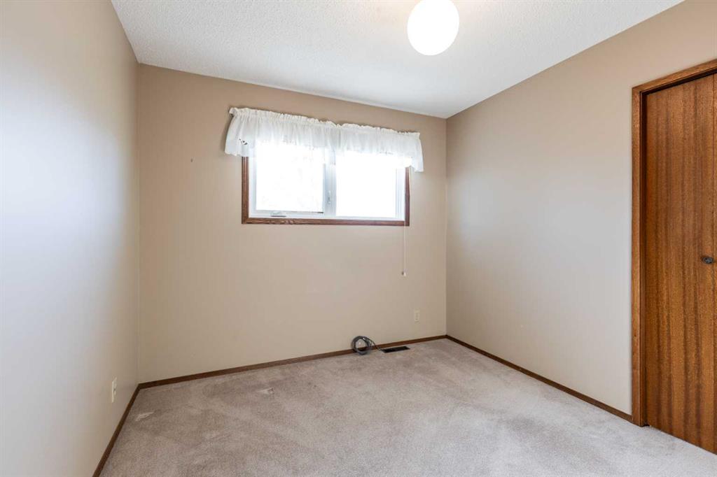 8 Ross Glen Green SE