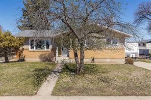 870 16 Street NE, Medicine Hat