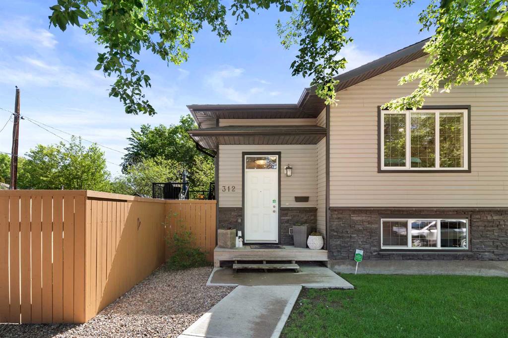 312 4 Avenue NW, Medicine Hat