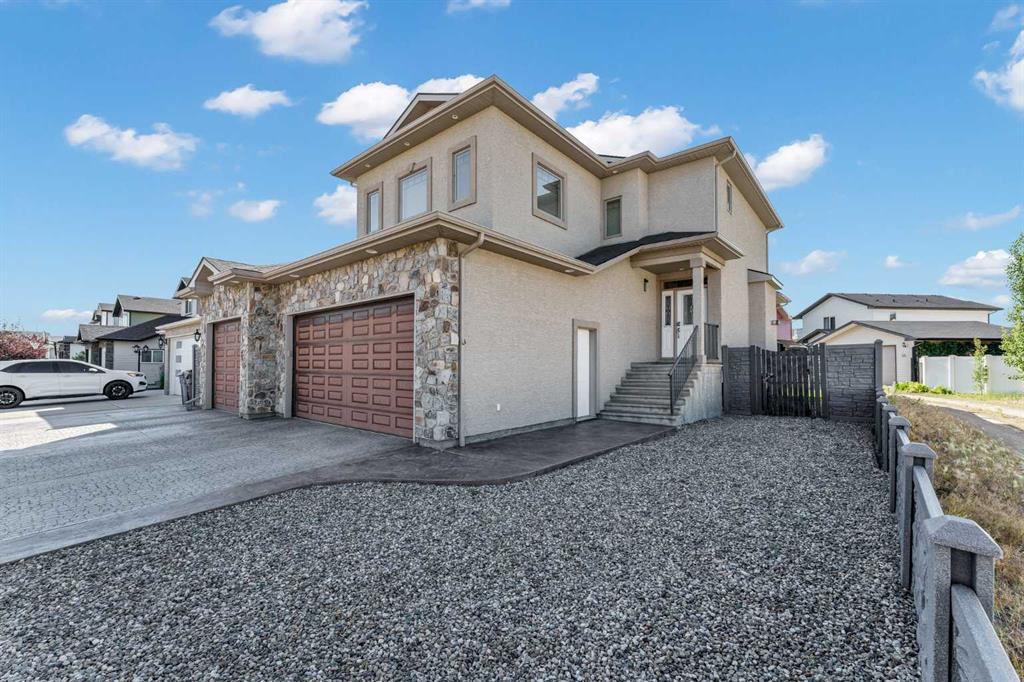 42 Somerset Link SE, Medicine Hat