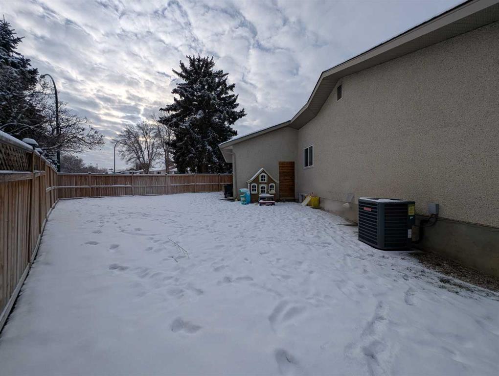 45 Red Deer Drive SW