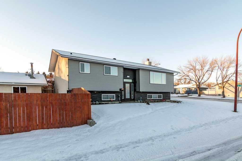 311 20 Street NE, Medicine Hat