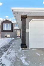 11 Schneider Crescent SE, Medicine Hat