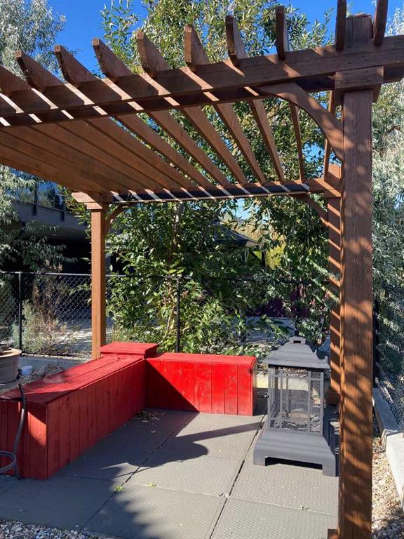6 Desert Blume Court 
