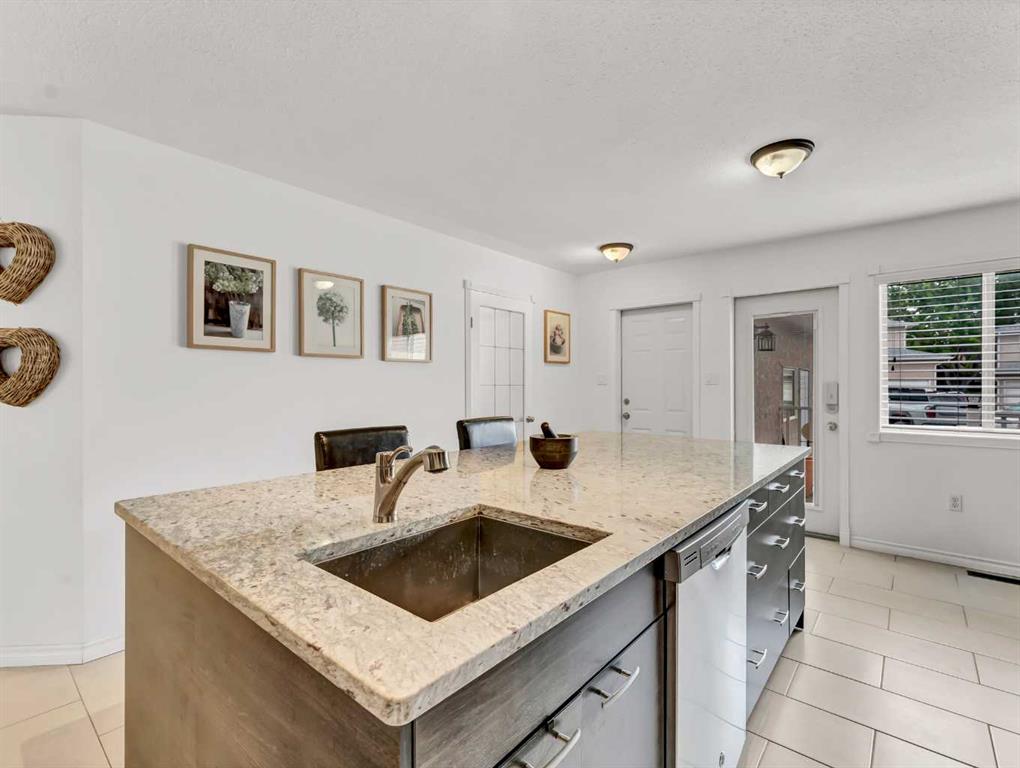 #403 165 South Ridge Drive SE