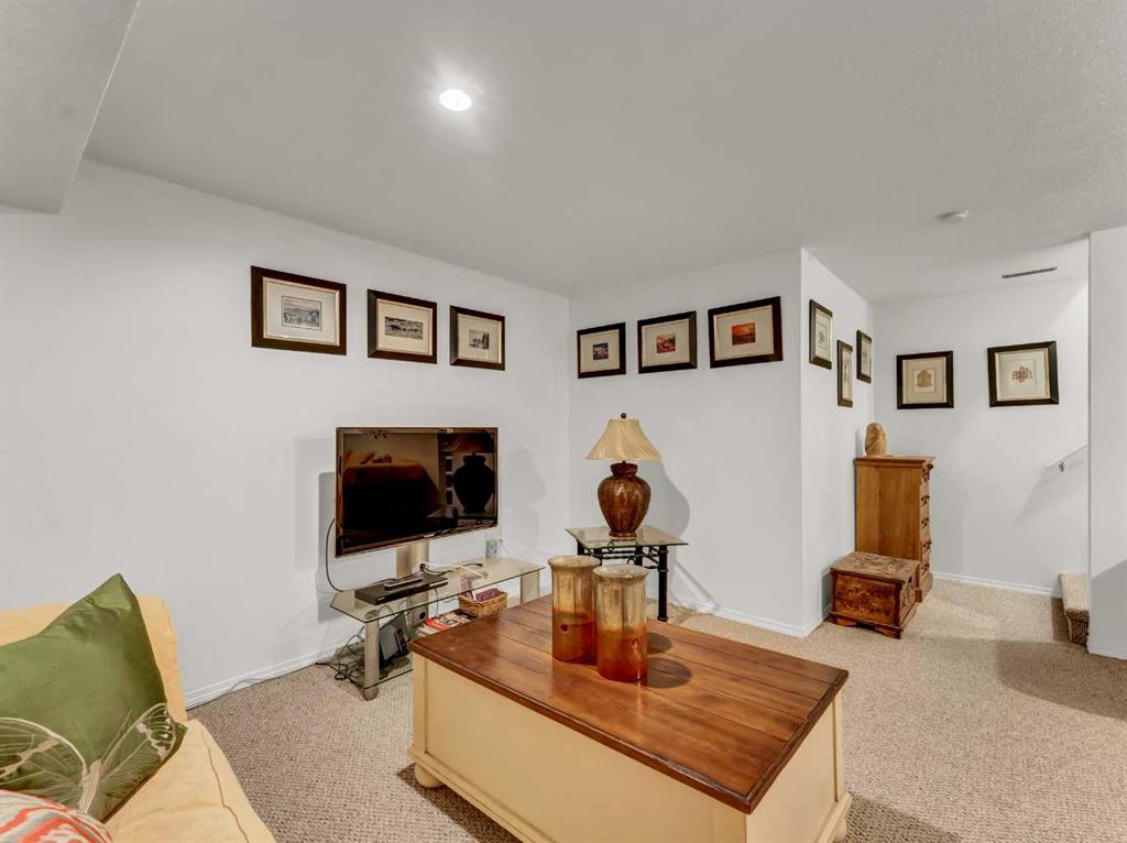 #403 165 South Ridge Drive SE