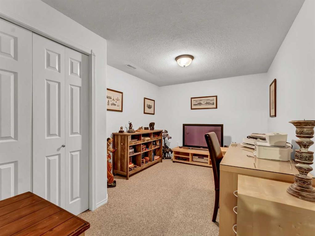 #403 165 South Ridge Drive SE
