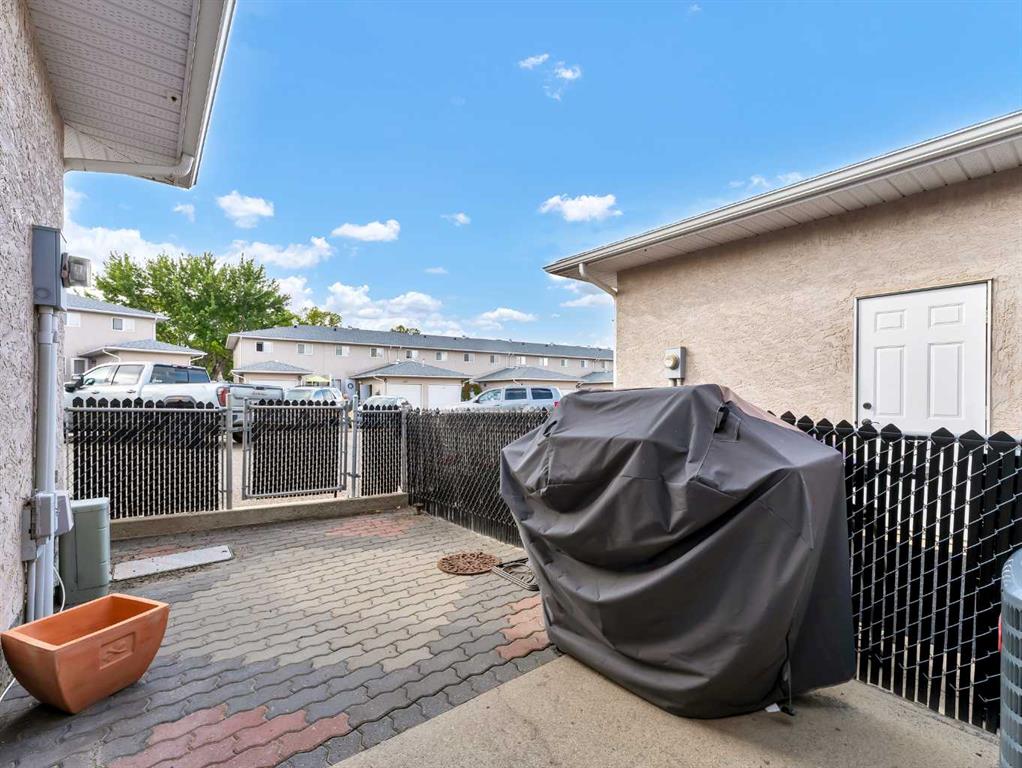 #403 165 South Ridge Drive SE