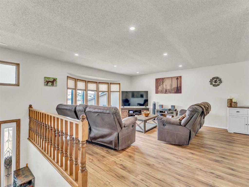 26 Rae Crescent SE