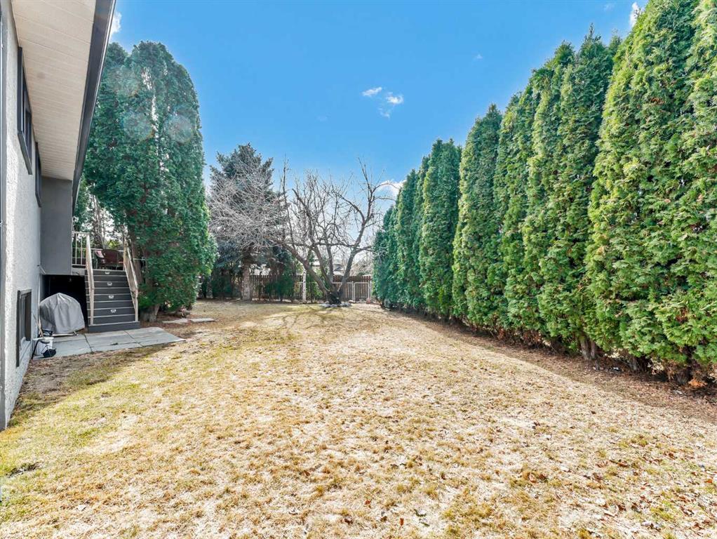 26 Rae Crescent SE