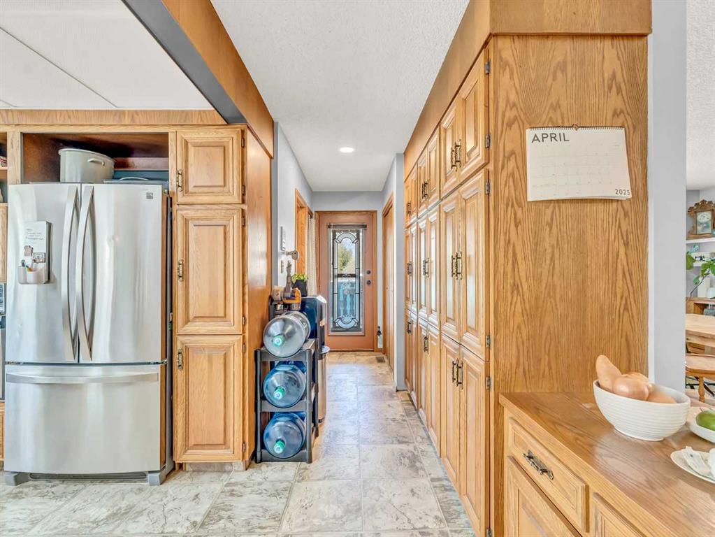 13 Calder Green SE