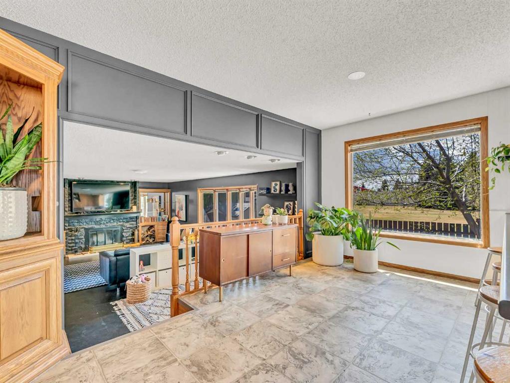 13 Calder Green SE