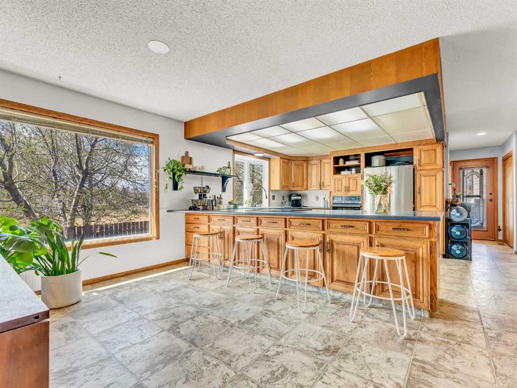 13 Calder Green SE