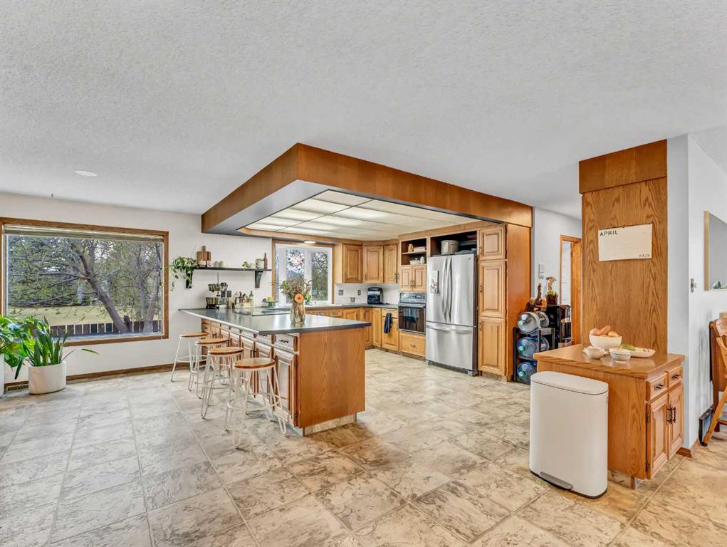 13 Calder Green SE