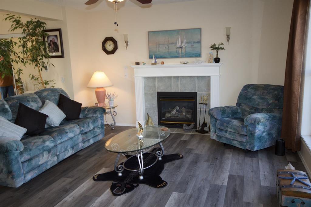 45 CrystalRidge Crescent 