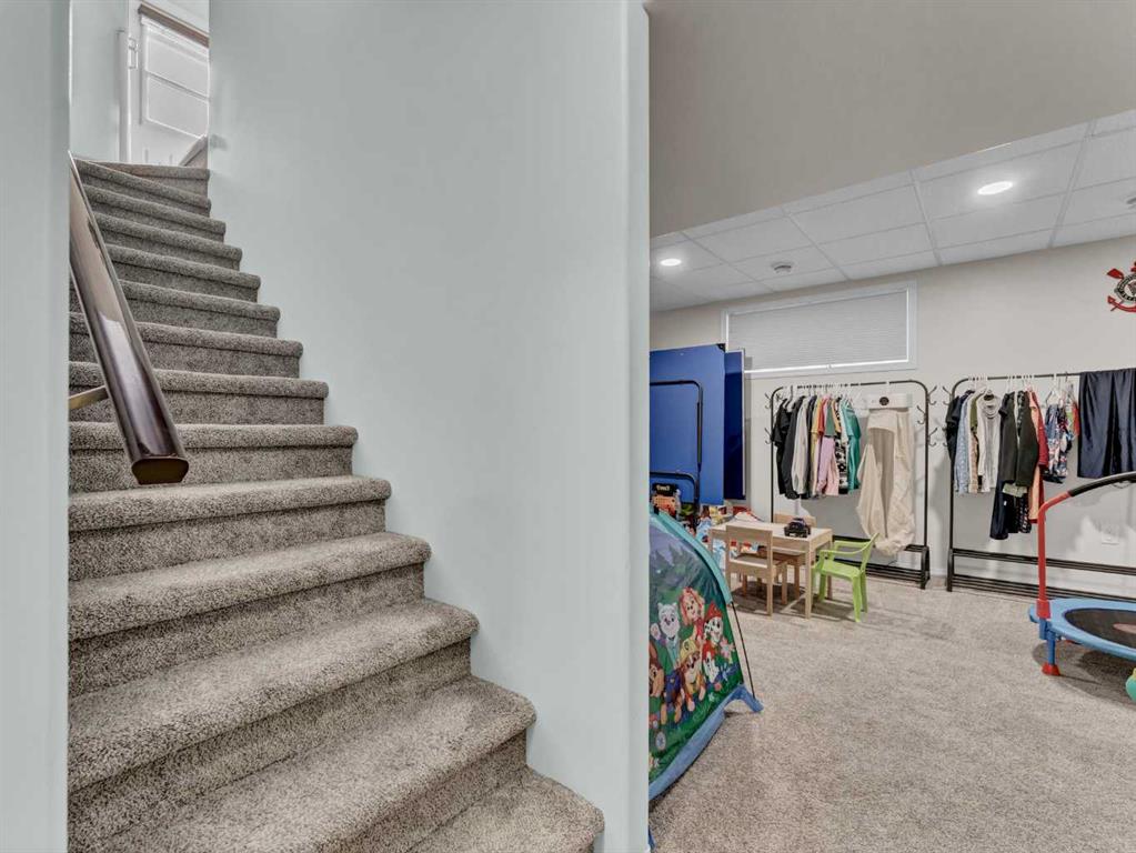 421 Ranchview Road NE