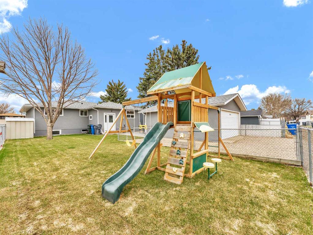 889 Stewart Drive NW