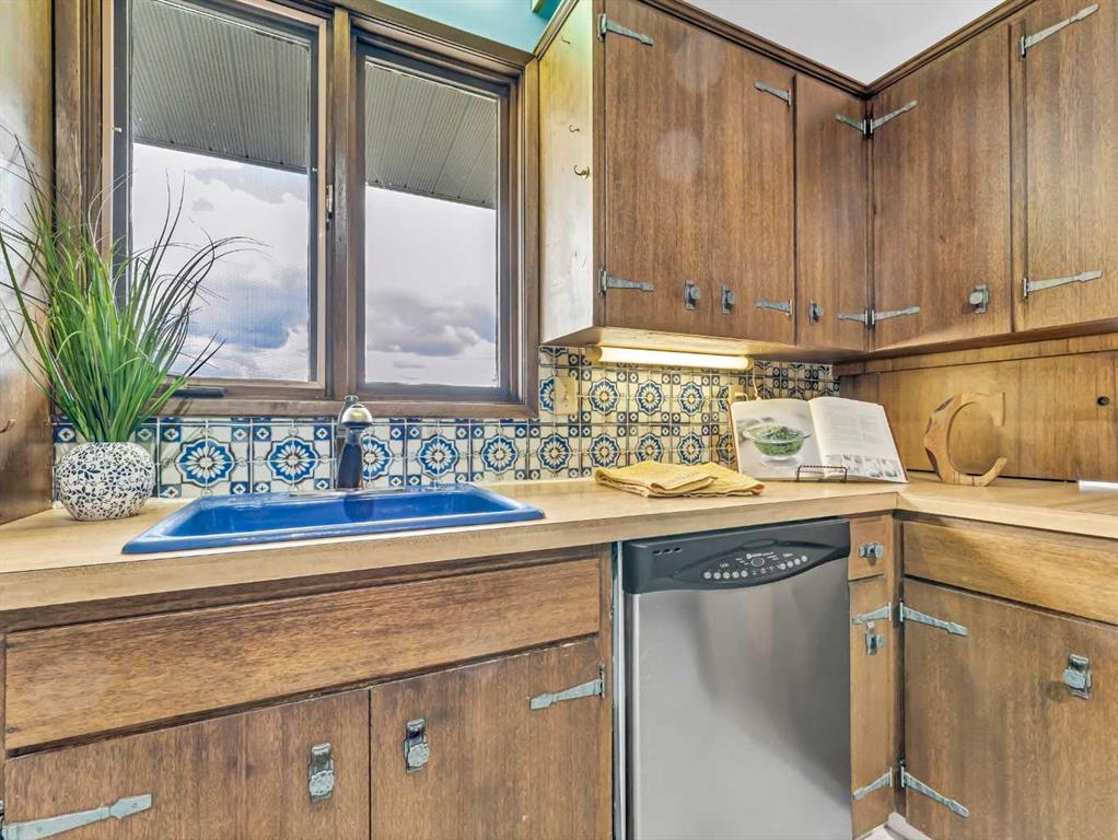 35 Garden Place NW
