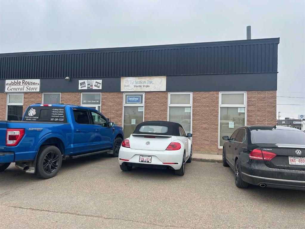 902 16 Street SW, Medicine Hat